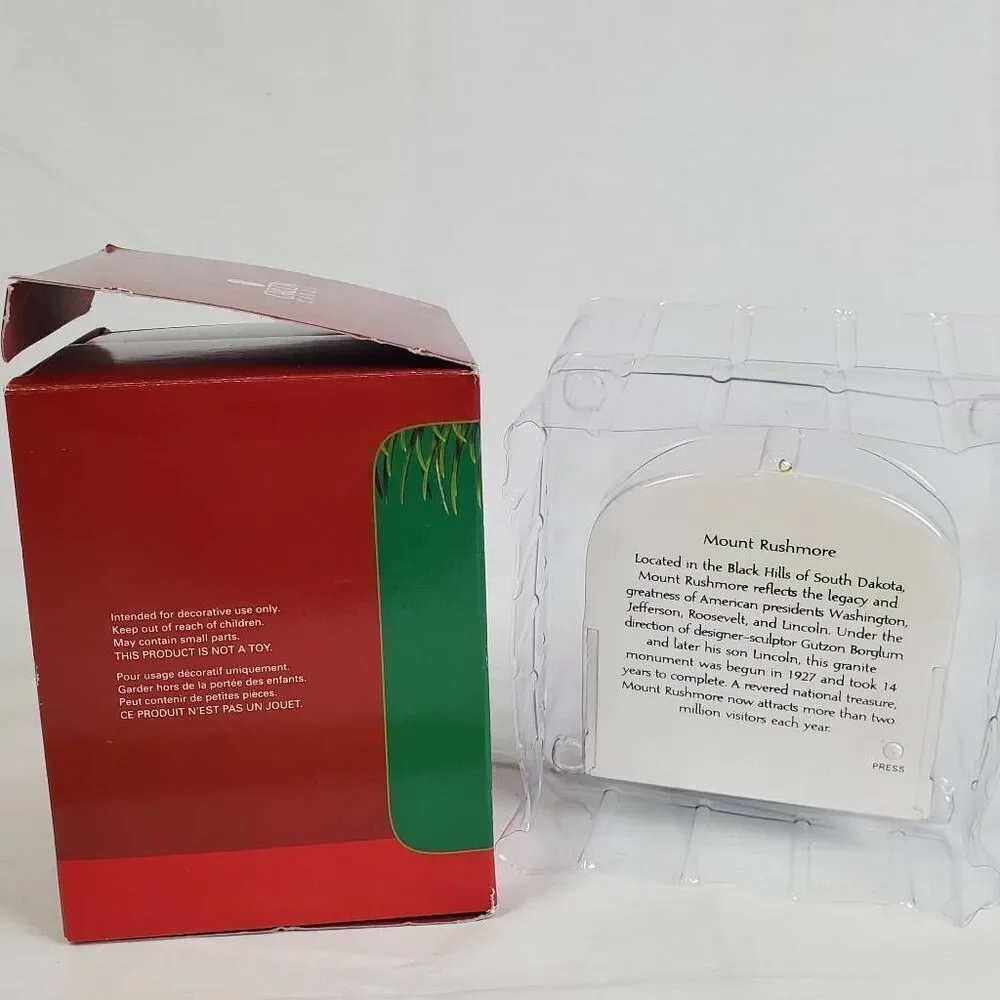 NEW Carlton Cards 2003 Mount Rushmore Ornament Light-Up Heirloom Collection USA